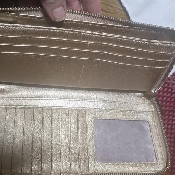 Michael Kors Gold Women's Bag and Wallet Set - Picture 8 of 9